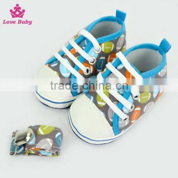Fashion Rugby Pattern High Quality Newborn Crib Shoes Baby Shoes Matching Pacifier Clip photo-5