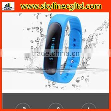 Hot selling Intelligent fashion electronic bluetooth remote controlled led personalized message bracelet smart watch