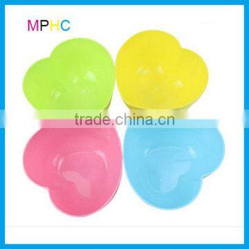 Cheap Colorful Promotional Small Love Shaped Plastic Bowls