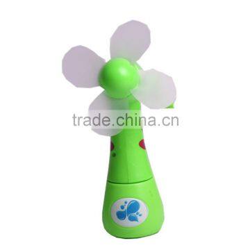 2016 new products kids mini handy fan with water