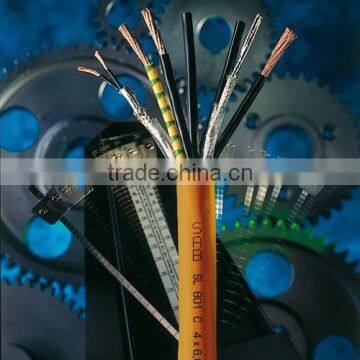 Servo motor cables have been developped for the quick connection of computer aided CNC machines.