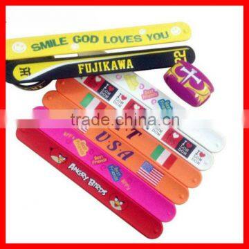 Wholesale fashion skulls snap silicone wristbands