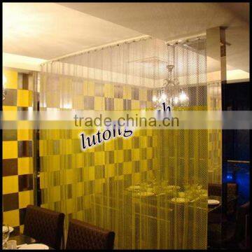 China 2014 new design metal mesh restaurant wall divider/free sample
