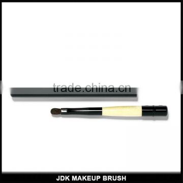 retractable brush, makeup lip brush, retractable lip brush