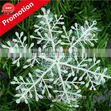 Christmas tree decorations fake snow