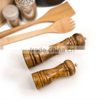 Good Quality Kitchen Tool Manual Hand Wood Mini Spice Pepper Grinder photo-2