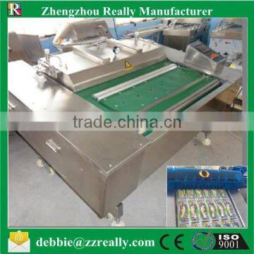 Dependable performance vacuum rolling packing machine