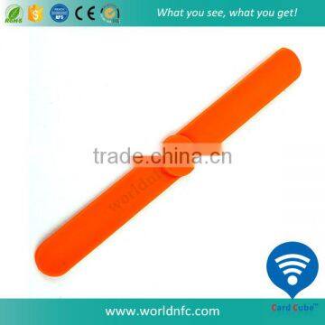 Waterproof New Model PVC RFID Wristband With NTAG216 Chip photo-4