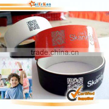 2015 promotional cheap and fashionable QR code wristband