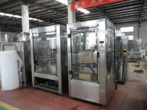 SS 304 Beverage Bottling Equipment 4000BPH Pneumatic Electric Driven Type photo-5