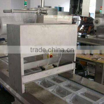Cashew Nut Automatic Vacuum Forming Packing Machine photo-2