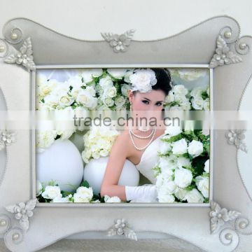 Factory direct custom picture photo frame for home decoration in red color