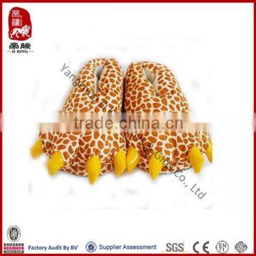 China Wholesale Stuffed Animal Paw Plush Slipper photo-2