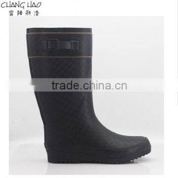 2016 new style Rubber rain boot women fashion boot black simple boot with black hasps