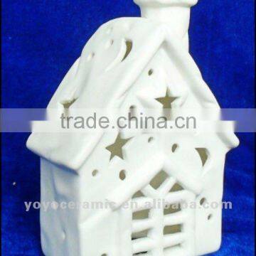 Ceramic DIY crafts painting ceramic house bisque with pigment and brush