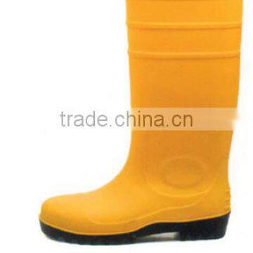 Yellow PVC safety shoes with steel toe for industry