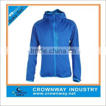 Lightweight waterproof breathable jacket for running