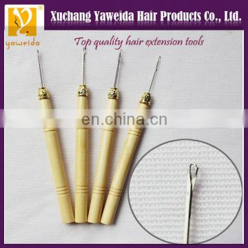 Wholesale price hot sales wooden handle hook pulling needle. hair extension tools