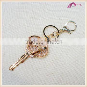 Cheap Custom Gold Crystal Key Shape Car Logo Keychain