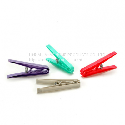 plastic clothes pegs