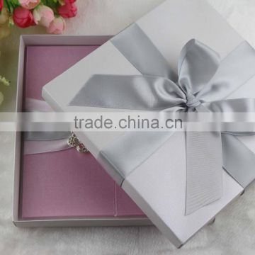 New Product 2016 Premium Silk Folder Wedding Invitations with Brooch