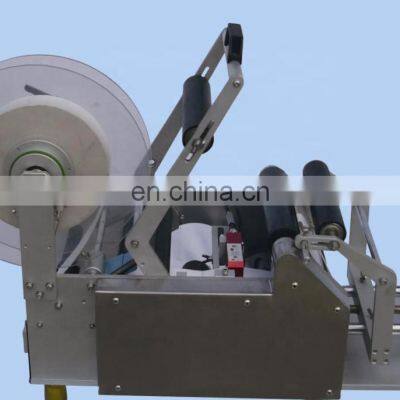 Semi-automatic Labeling Machine for Round Bottles photo-5