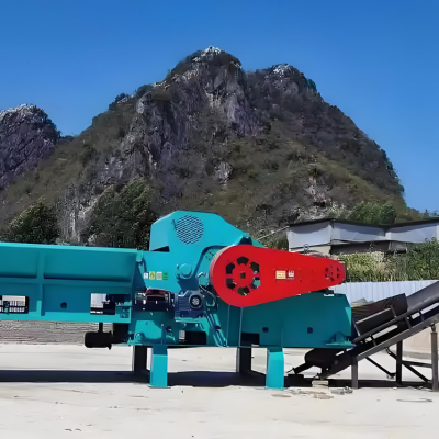 Triturador de madeira pesado a diesel para operações comerciais de exploração florestal