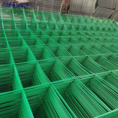 3D gebogener verzinkter geschweißter Drahtnetzzaun, Dreiecksgitter, 3D-Zaun