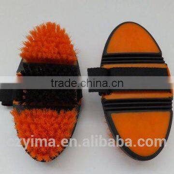 flexible brush/bendable brush with bristle for grooming