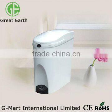 Automatic sanitary bin