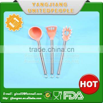 Silicone outside Nylon inside 2015 New Design Silicone Kitchen Utensil