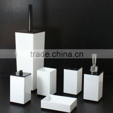 Black and White Square Kids Bathroom Accessory