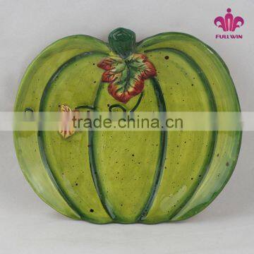 Promotional items Halloween pumpkin shaped hand painted ceramic plates with harvest holiday