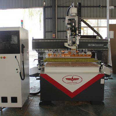 Automatic Linear Tool Changer 2040 CNC Wood Router Machine for Wood Furniture Door Cabinet Making CNC Router 1325 photo-3