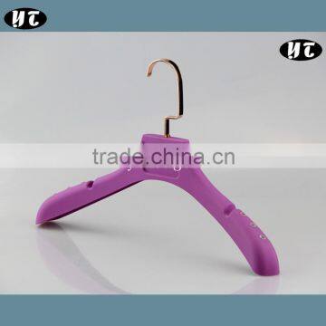 HA6932 Antislip Plastic Hanger Coat Rubber Coated Hanger photo-2