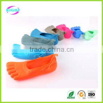 Anti-skidding Silicone Sandals Five Toe Rubber Shoes photo-3