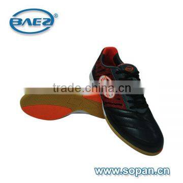 new product football shoe with good price