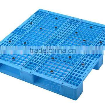 WDM-1212WCH10 - Rackable Plastic Pallets with 10 Iron Bars Inside