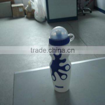 water container,kettle,water bottle,water bottle,plastic bottle