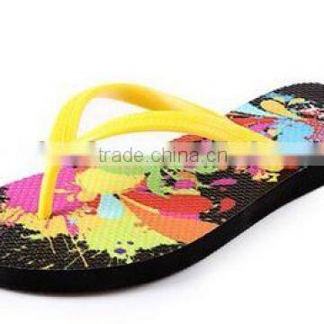 China Summer Fashion Graffit Latest Women PE Flip Flops photo-3