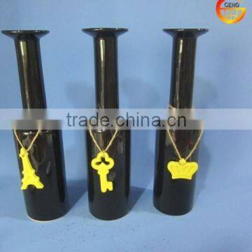 Hot Selling Ceramic White Glossy Vase Decoration photo-3