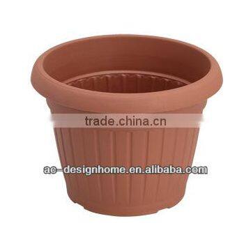 ROUND PLASTIC PLANTER