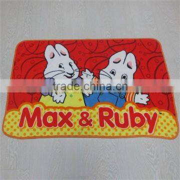 280gsm thick and cozy polyester Coral Fleece cuddly Throw(Max and Ruby)