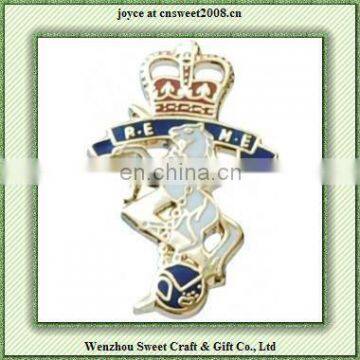 crown and horse pattern custom hard enamel lapel pins/badges for decoration