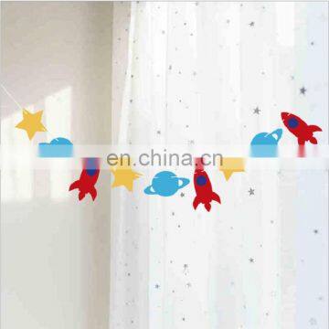 Factory Direct Sale Low Cost Felt Flag With Wood Hanging photo-3