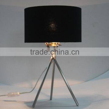 Tripod table steel lamp