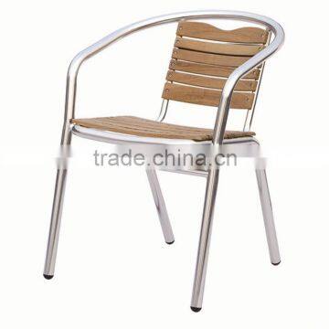 Good quality relaxing wooden table and chairs sets