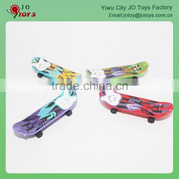 Plastic toys mini finger skateboard