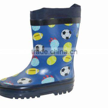 Latest rubber rain boot kids,European style rain boots with football print