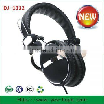 new arrived professional dj headphone in fashion modern design